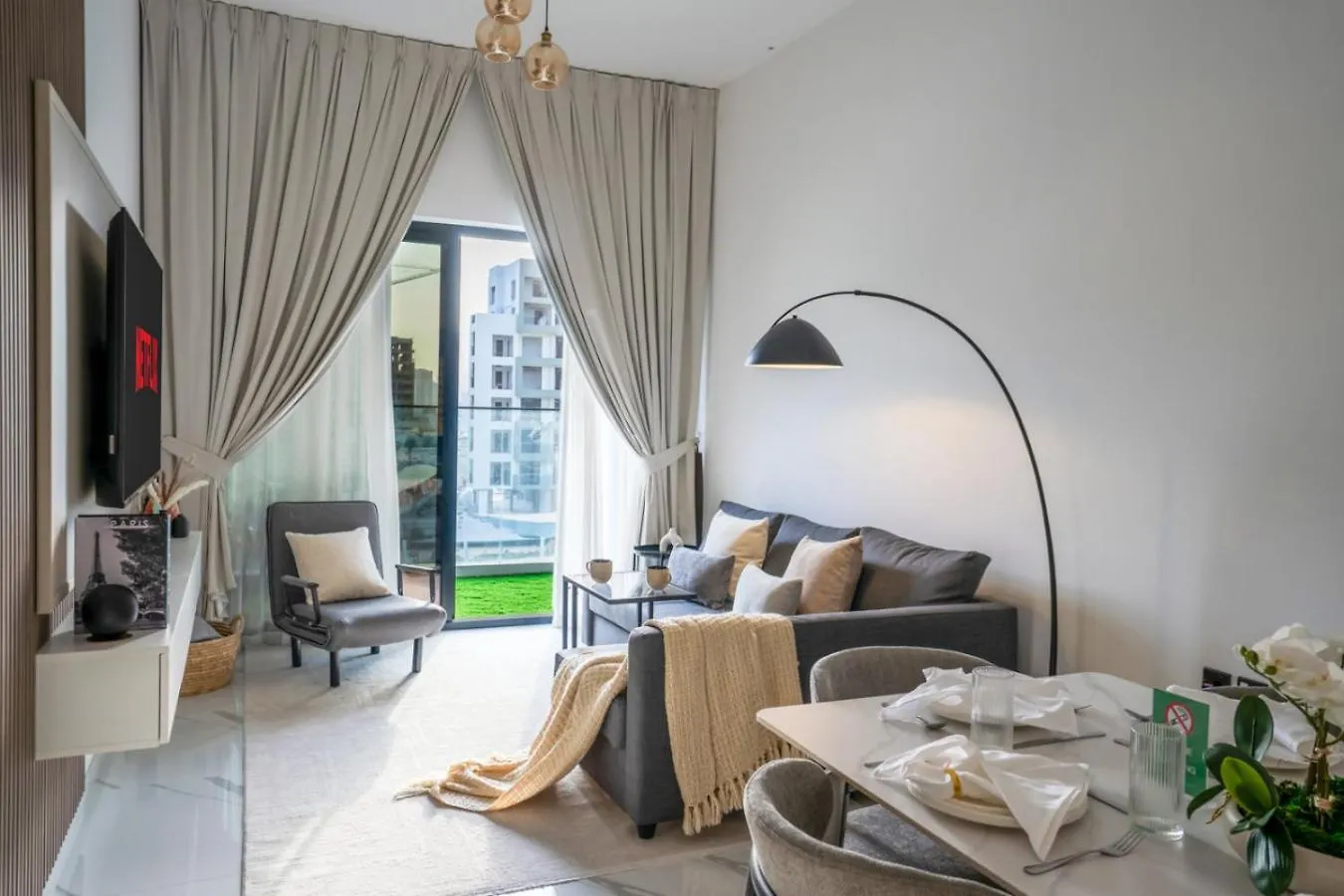 Serene Family Haven With Gym Pool And Sauna Dubai