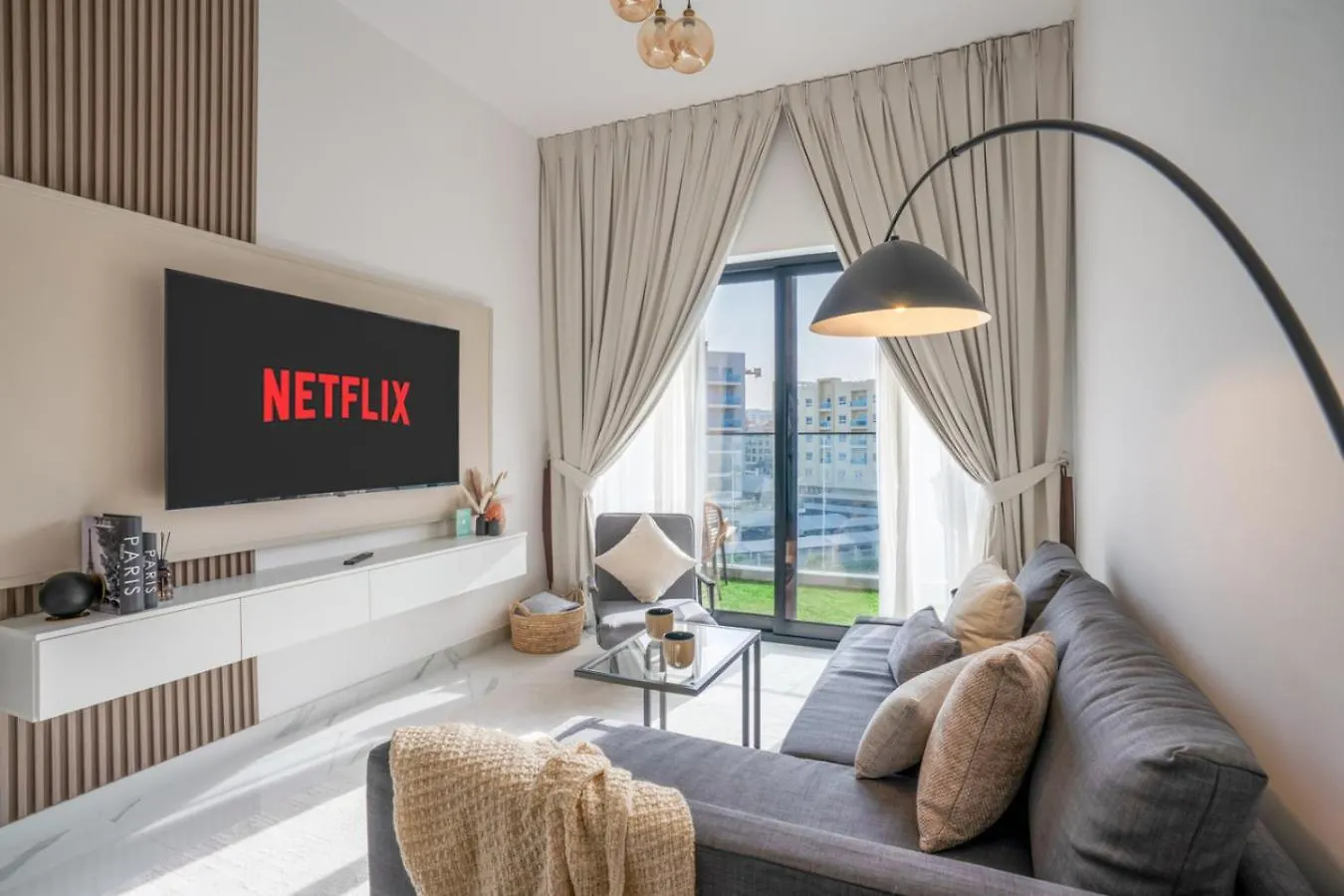 Apartamento Serene Family Haven With Gym Pool And Sauna Dubai Emirados Árabes Unidos