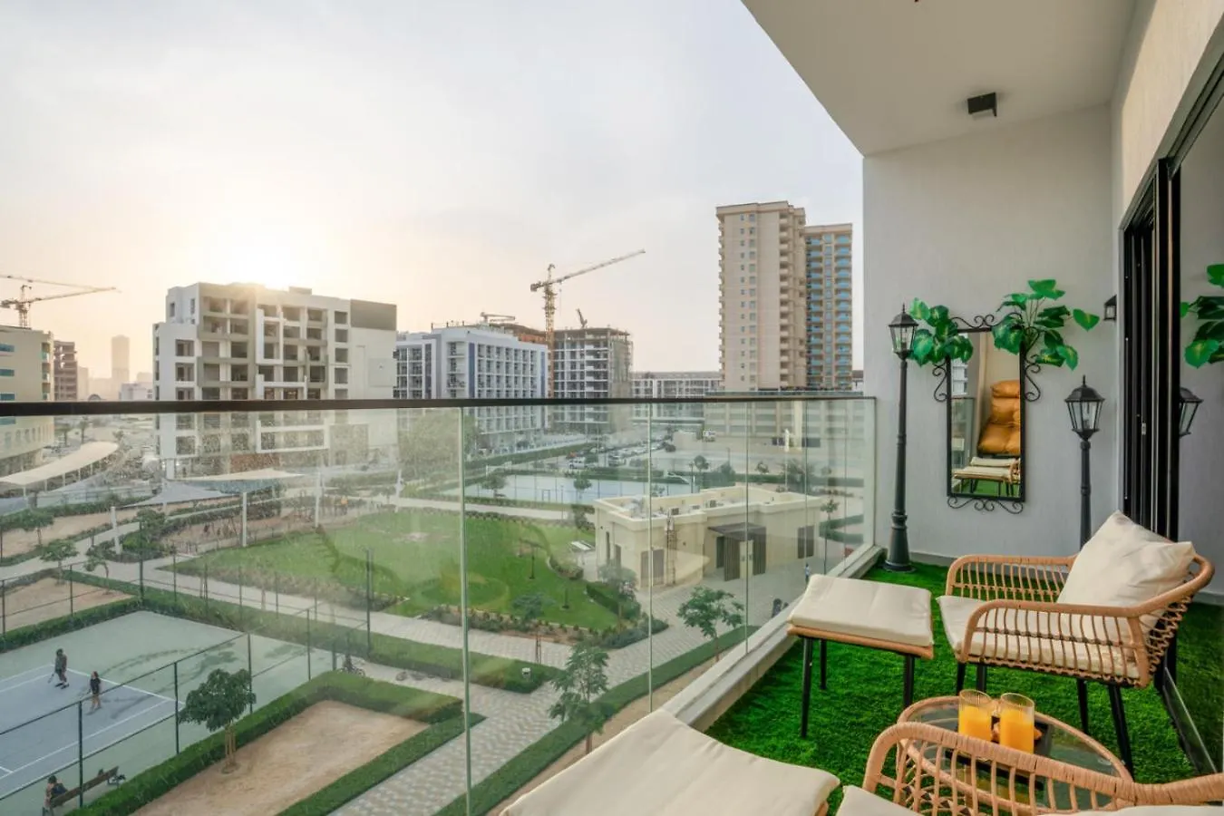 Serene Family Haven With Gym Pool And Sauna Dubai