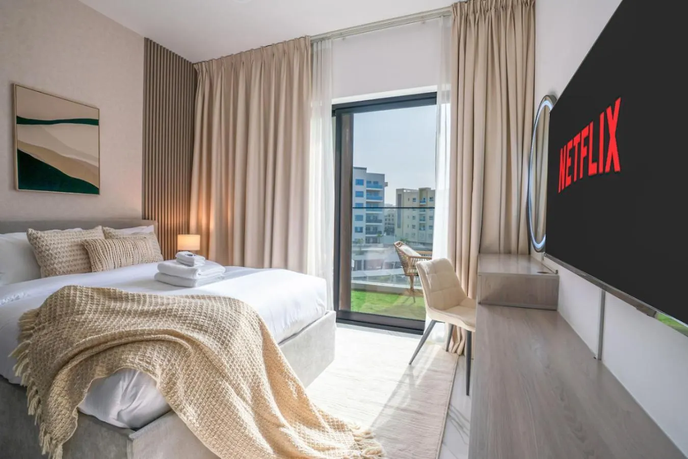 Apartment Serene Family Haven With Gym Pool And Sauna Dubai