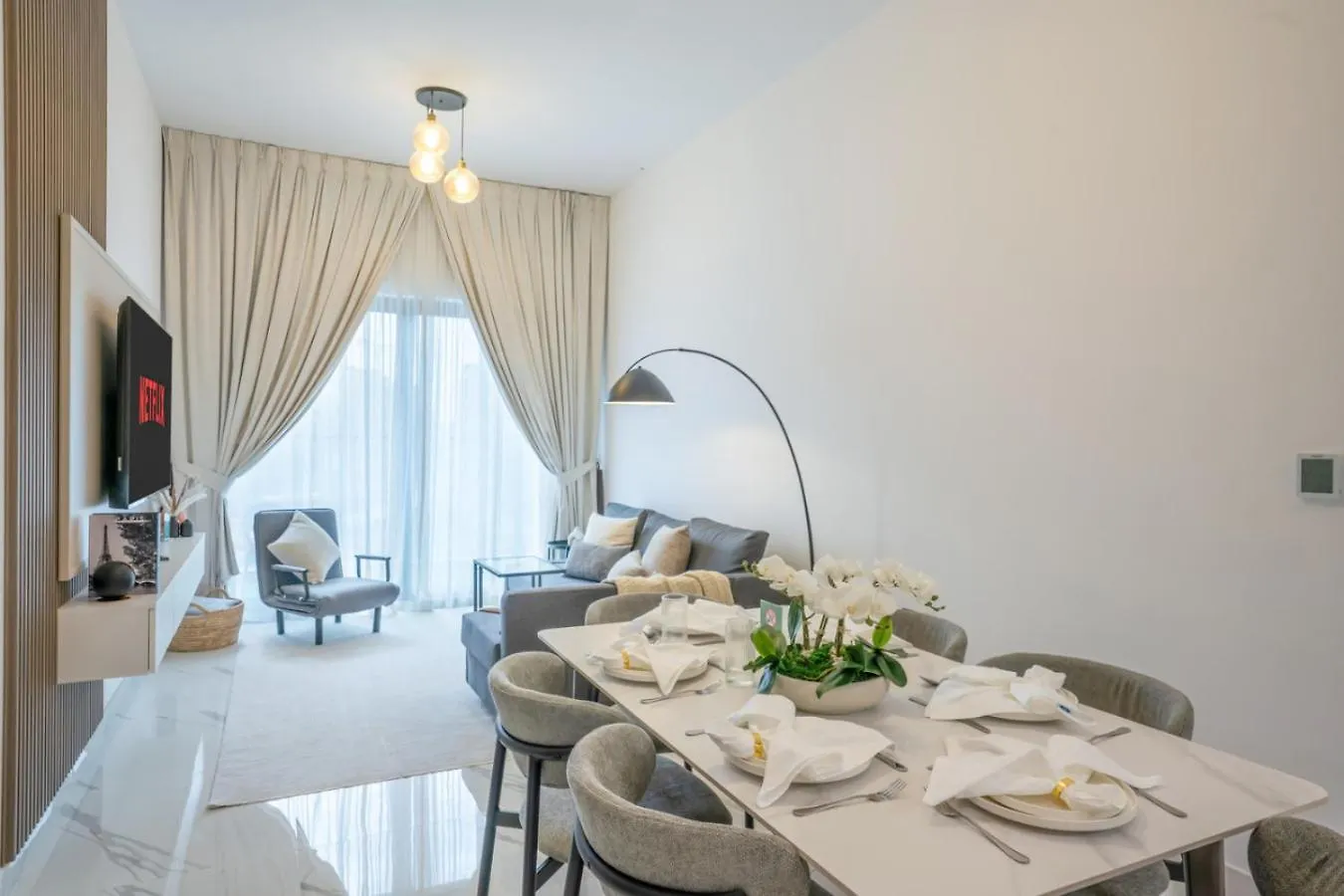 Serene Family Haven With Gym Pool And Sauna Dubai 0*,