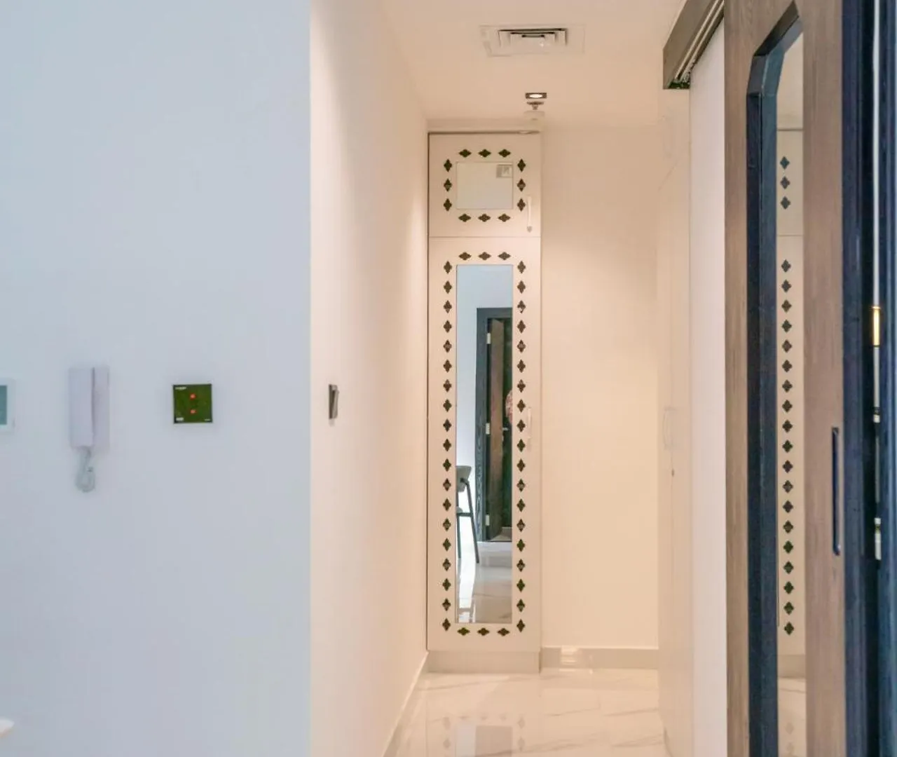 Apartment Serene Family Haven With Gym Pool And Sauna Dubai