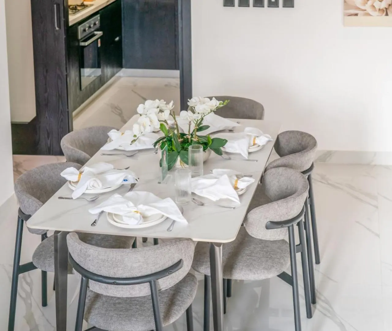 Serene Family Haven With Gym Pool And Sauna Dubai United Arab Emirates