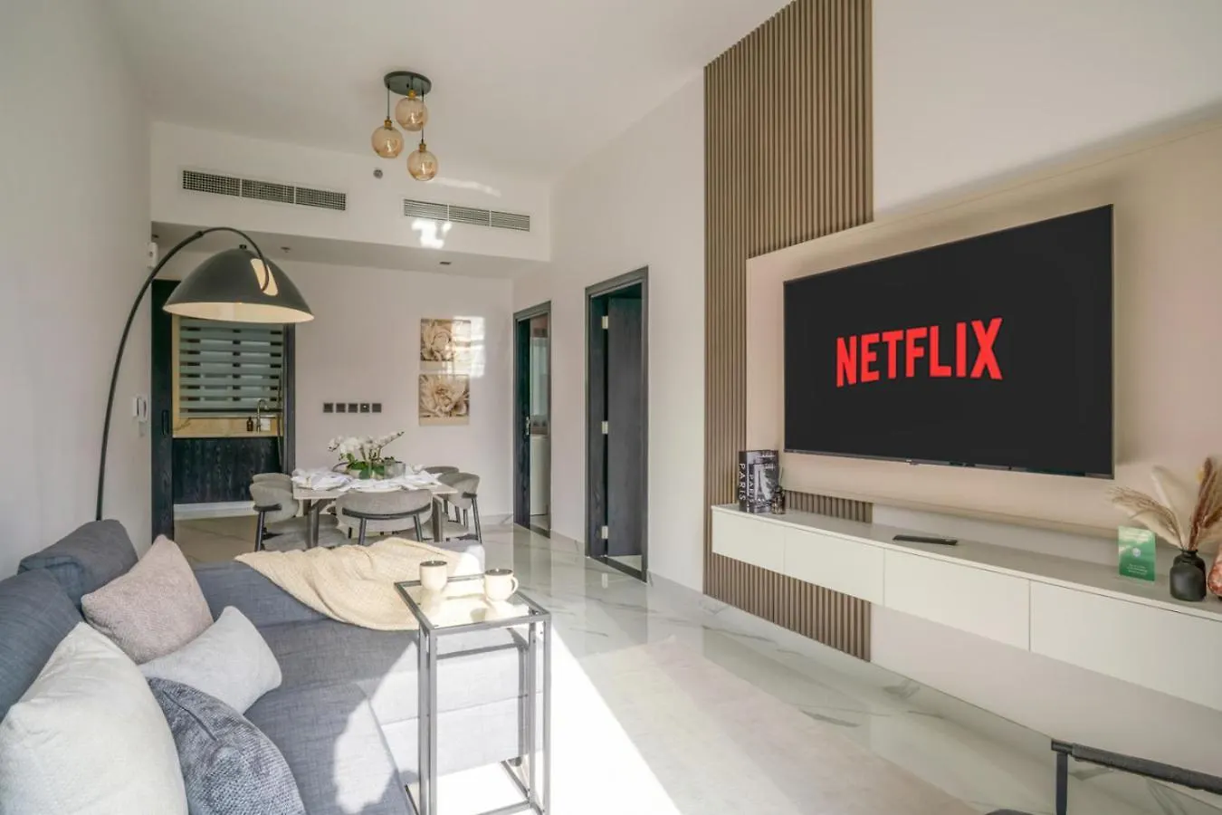Serene Family Haven With Gym Pool And Sauna Dubai Apartment